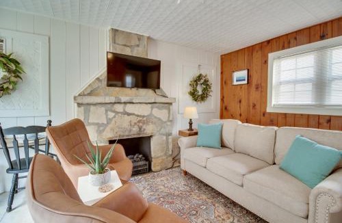 Mountain Home House | Mountain Home Cabin w/Fire Pit < 1 Mi to Lake!