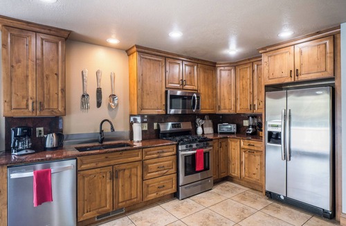 Angel Fire House | Mountain House w/Hot Tub, Firepit, Ping Pong, Decks, Walk to Golf/Tennis/Park