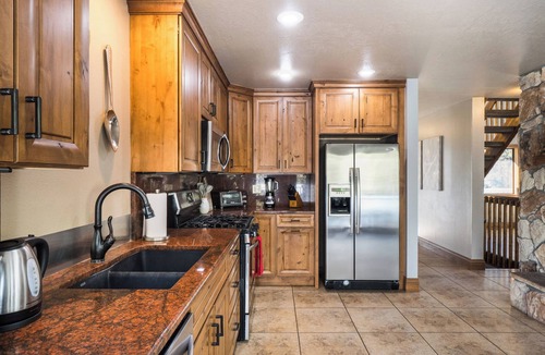 Angel Fire House | Mountain House w/Hot Tub, Firepit, Ping Pong, Decks, Walk to Golf/Tennis/Park