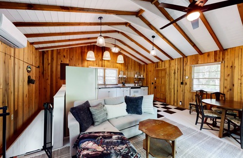 Topton House | Mountainside escape with Nantahala Lake views & serene deck - dog-friendly
