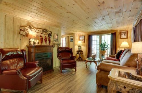 Warne House | Mtn-View Warne Cabin: Hot Tub, Wine Cabinet!