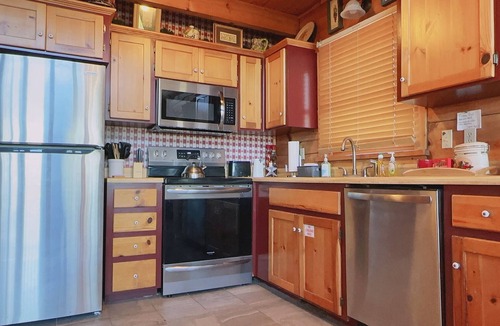 Sevierville Cabin | MtnViews *Close2 PKWY/Gatlnbg/Dollywood*|TreeHouse