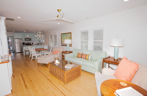 Morehead City Cottage | Mulberry Cottage 5 Blocks to Beaufort Waterfront - 220/1-2, 295 for 3/4 people