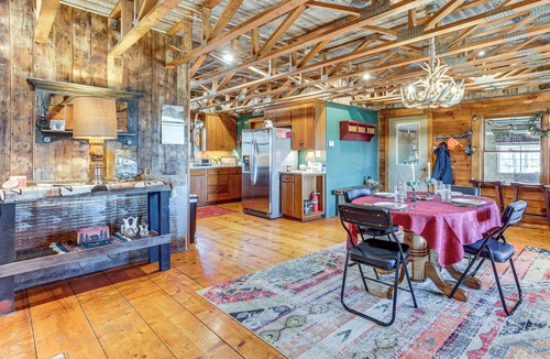 Comanche County Cabin | 'Mule Creek Lodge' Rural Stay Near Coldwater Lake