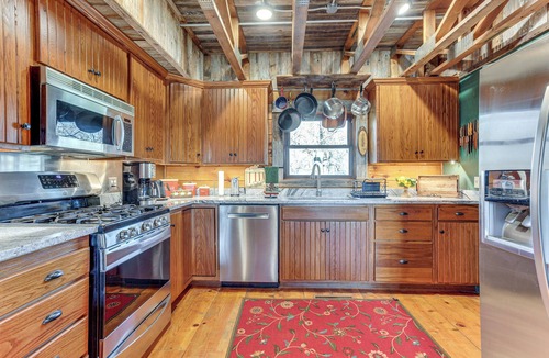 Comanche County Cabin | 'Mule Creek Lodge' Rural Stay Near Coldwater Lake