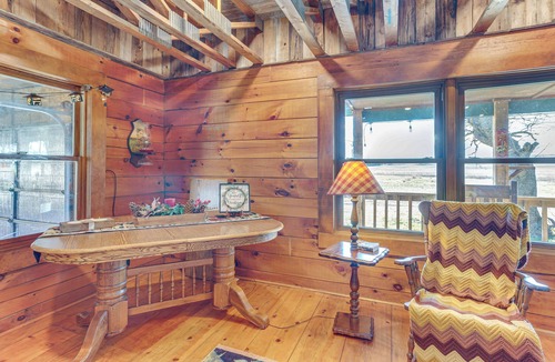 Comanche County Cabin | 'Mule Creek Lodge' Rural Stay Near Coldwater Lake