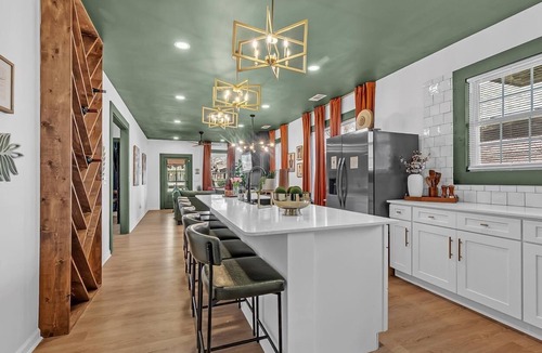 Vollintine-Evergreen House | Mustafa’s Retreat Modern Crosstown Oasis