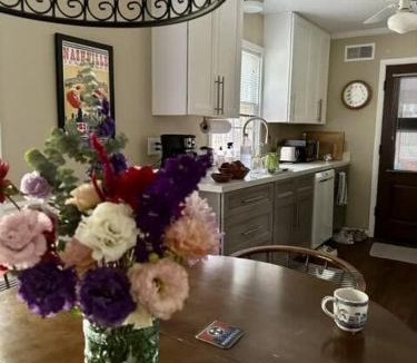 Hillwood House | Nashville Elegance Enjoy Southern Comfort in Style