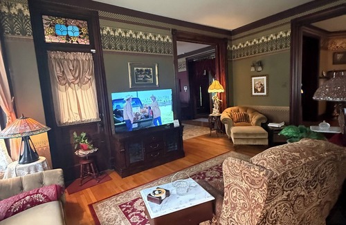 Council Bluffs House | National Historic Victorian Shea House, 7 bedrooms, 11 beds, 5 and half bath