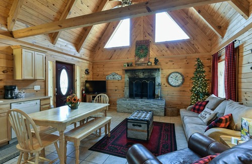 Branson Cedars Cabin | Near Big Cedar and Thunder Ridge/Great for families