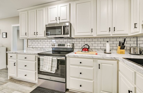 Lebanon House | Near Bourbon Trail: Quiet Home w/Deck