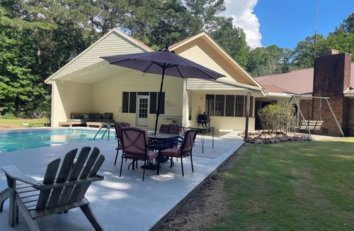 Delight House | Near Crater Of Diamonds! 4BR Home on 35 Acres with Pool, Pond, and Screened Room