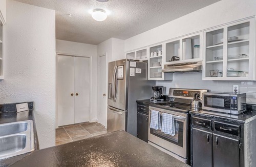 Hickory Hill House | Near Dining, Shopping, Parks! Tranquil Fox Trails
