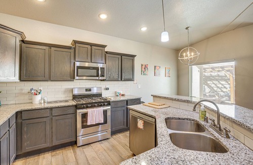 Chamberino House | Near Parks & Venues: Upper Valley Family Home!