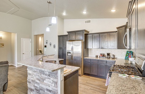 Chamberino Cottage | Near Parks & Venues: Upper Valley Family Home!