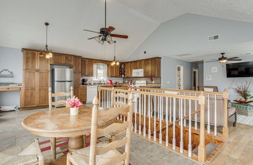 Counce House | Near Tennessee River! Pet-Friendly Family Cottage!