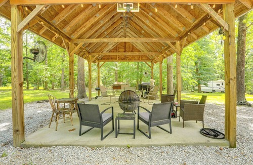 Newnata Apartment | Near White River Fishing! Studio Cabin w/Grill