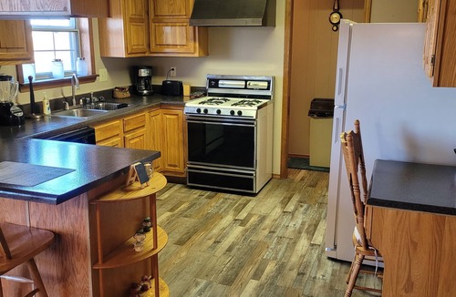 Shell Knob House | Needles Eye In Shell Knob. Lake View! 2 Min To Grocery Store. Newly remodeled!