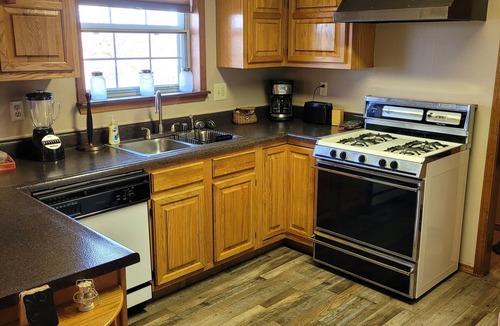Shell Knob House | Needles Eye In Shell Knob. Lake View! 2 Min To Grocery Store. Newly remodeled!
