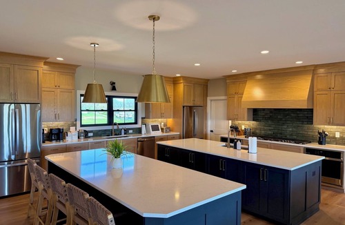 Nazareth House | New 10 BR Luxury | Sleeps 20 | Bourbon Country