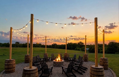 Nazareth House | New 10 BR Luxury | Sleeps 20 | Bourbon Country
