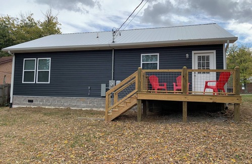 Elizabethtown House | New 3-bedroom stylish house centrally located in Elizabethtown.