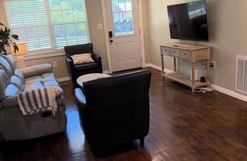 Little Rock House | New and clean 3BR 1.5 bath with king bed and 2 queens. 5 minutes from anything.