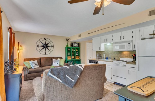 Hollister Condo | New! Branson Condo: Boho Farmhouse