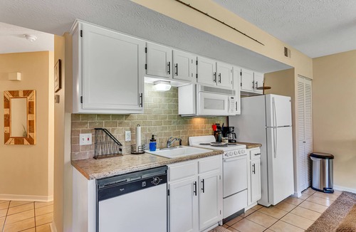 Hollister Condo | New! Branson Condo: Boho Farmhouse