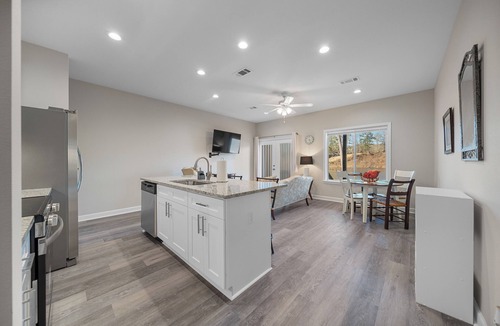 Jones Mills Condo | New Condos @ Lake Catherine State Park - Perfect Getaway!