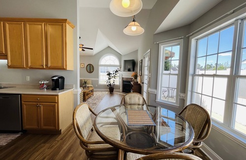 Kipling House | New! Charming Townhome 3 Minutes to Campbell