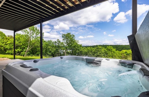 Kimberling City House | NEW! Escape to a Private Lakefront Branson Cabin Two Pools Free Resort Amenities