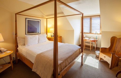 New Harmony Hotel | New Harmony Inn Resort and Conference Center