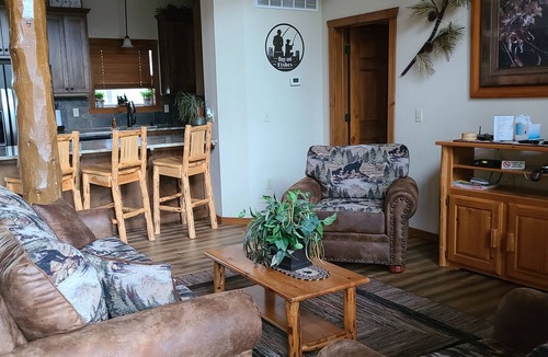 Indian Point Cabin | NEW INDOOR POOL 6BR 6BA Cabin Sleeps 22 By Silver Dollar City & Table Rock Lake