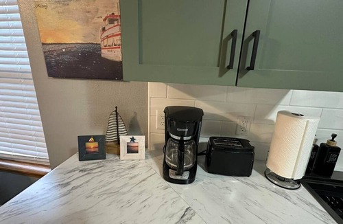 Arnolds Park House | New Kitchen,FirePit,FamFriendly,Sleeps10:LakeLux
