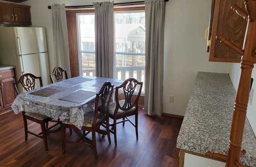 Shell Knob House | New listing. Peaceful! Sleeps 6. Deck, carport & fire pit. 3 miles to boat ramp.