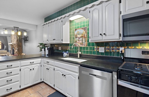 Taos Ski Valley House | New Listing! Updated Townhouse "Heavenly Hideout", In Town, Mountain Views, Near River, WIFI