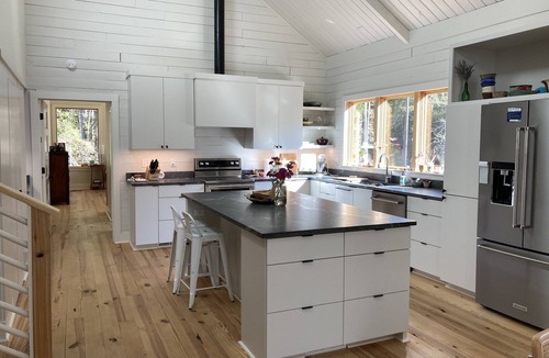Oxford House | New Modern Cabin in peaceful setting with porches
