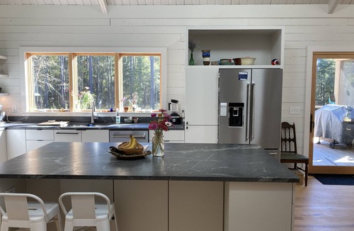 Oxford House | New Modern Cabin in peaceful setting with porches