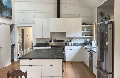 Oxford House | New Modern Cabin in peaceful setting with porches