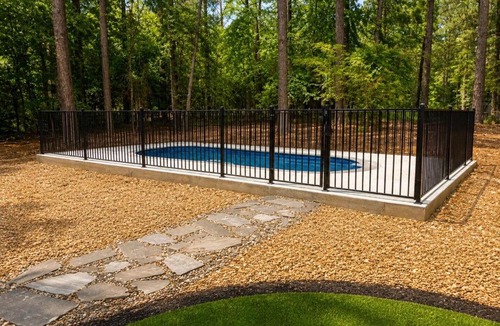Broken Bow House | New Private Pool ! Pickleball & Basket Ball - Putt Putt - Hot tub - Pet Friendly - EV