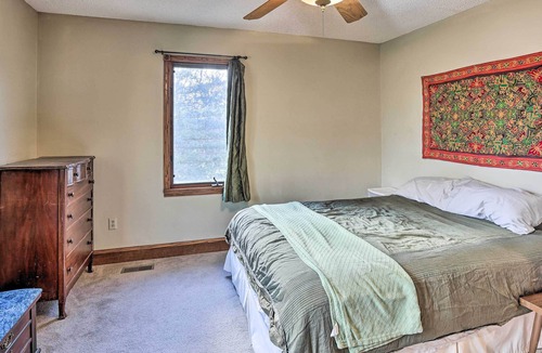 Gretna House | NEW! Rustic Family Home w/ Grill, 25 Mi to Omaha!