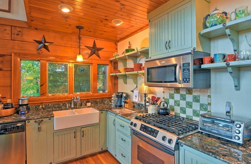 Robbinsville Cabin | NEW! Secluded Nantahala Forest Refuge w/Mtn Views