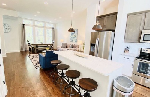 Nashville House | New Townhome w/parking walkable to coffee/bars/food