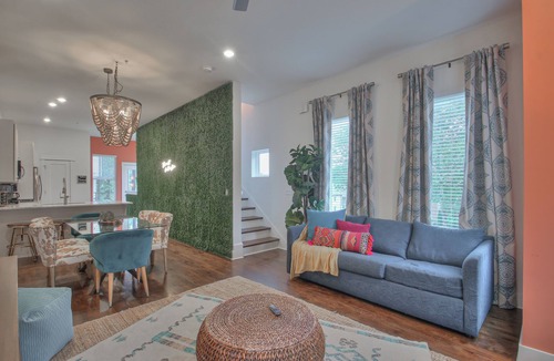Hillsboro Village House | New Upgrades! 9 Beds 3.5 Baths - Large, Chic Private Rooftop Walkable