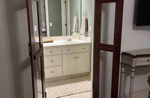 Starkville Condo | Newly Available Cozy Heirloom Condo 3 miles from the Dude at MSU!