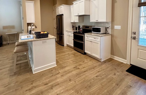 Oxford House | Newly Built 2 BD/2 BA Home, Private, Gated, Forest Setting, 8 Miles to Ole Miss
