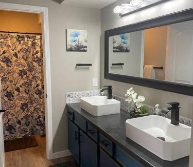 Table Rock House | Newly Remodeled Lover’s Luxury Condo with Upgrades