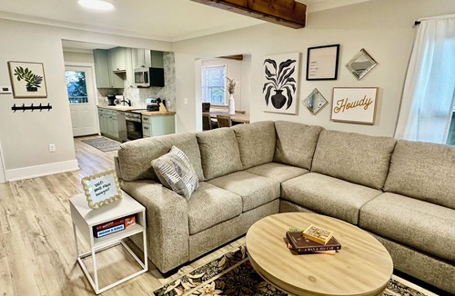 Maryville House | Newly renovated 3-bedroom home with backyard & space for the family