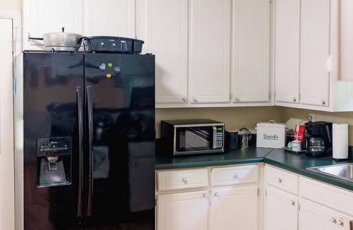 Oxford House | Newly renovated, comfy & artsy! 1mi to Square, 2mi to Campus in old Oxford